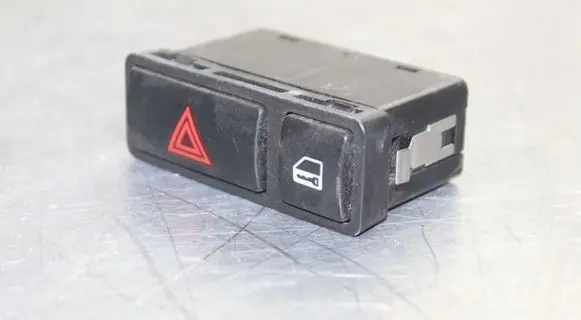 BMW 3 E46 Hazard light switch 8368920