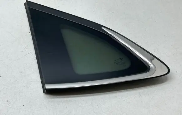 Hyundai Tucson TL Rear side window 43R000392 E001143 87810D3100