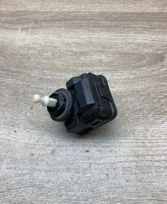 Audi A6 S6 C5 4B Headlight level adjustment motor 8L0941295 007282