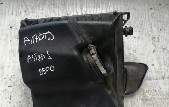 Opel Combo D Air filter box