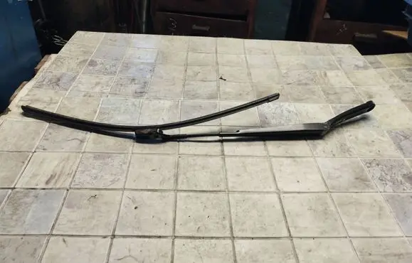 Volkswagen PASSAT B6 Windshield/front glass wiper blade 3C1955409C