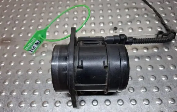 Volkswagen Golf VII Mass air flow meter S27705792 04L906461B