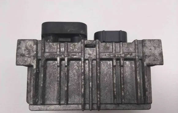 Opel Zafira C Glow plug pre-heat relay 55574293