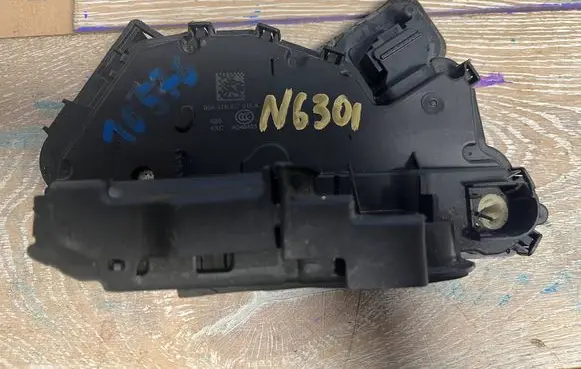 Skoda Fabia Mk3 (NJ) Front door lock 5TB837015A