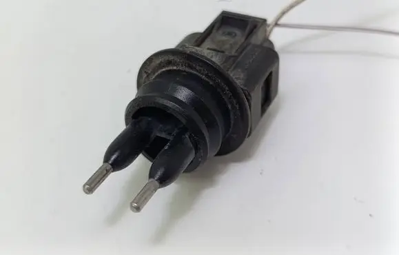 Volkswagen Golf IV Windshield washer fluid level sensor 1J0973202
