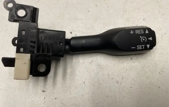 Toyota Prius (XW20) Multifunctional control switch/knob 18A174