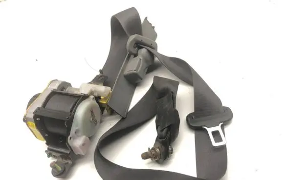 Honda CR-V Front seatbelt