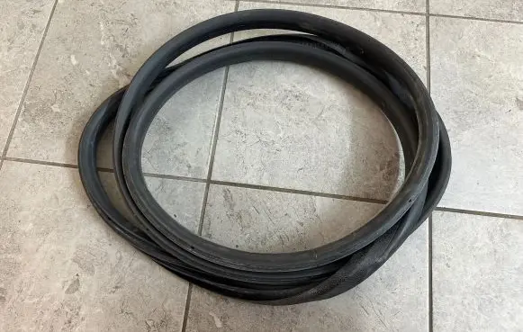 Volkswagen Amarok Rear door rubber seal (on body) 2h7839911H