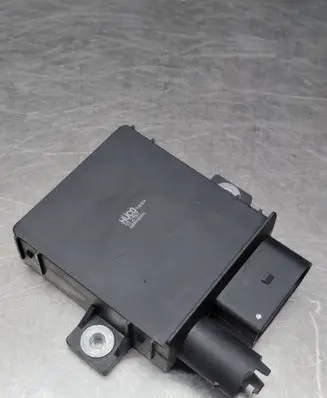 BMW 5 E60 E61 Glow plug pre-heat relay 132197