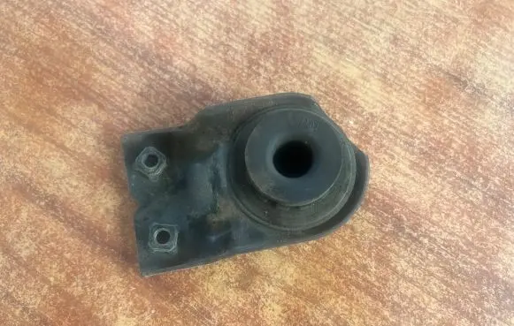 Hyundai i30 Radiator mount bracket
