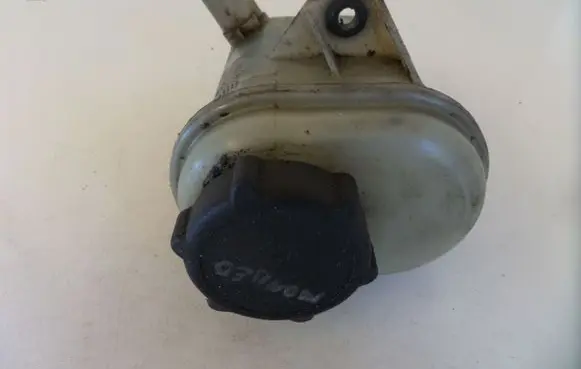 Ford Mondeo Mk III Power steering fluid tank/reservoir XS713R700AF