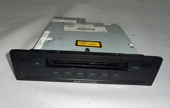 Audi Q7 4L CD/DVD changer 4L0035111 MGCFA00059 4L0910111A