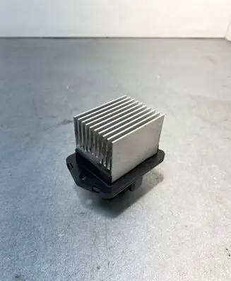 Suzuki Vitara (LY) Heater blower motor/fan resistor V9B014