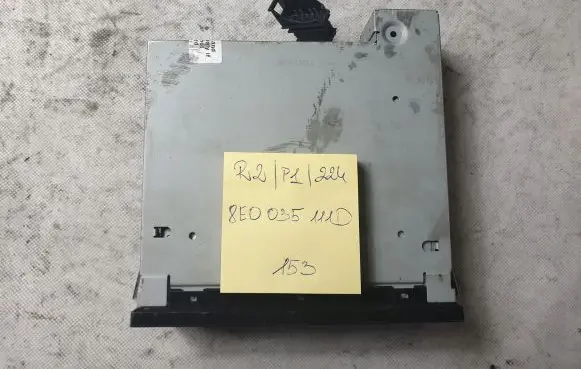Audi A4 S4 B7 8E 8H CD/DVD changer 8E0035111D