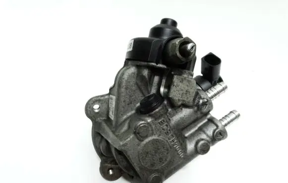 Volkswagen Golf Plus Fuel injection high pressure pump 0445010507 03L130755 03170410
