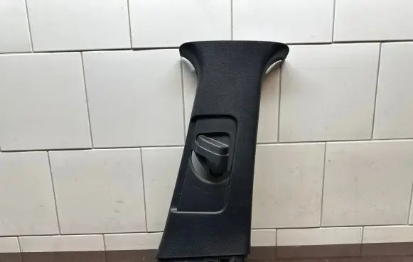 Toyota Prius (XW50) (B) pillar trim (top) 6241047100