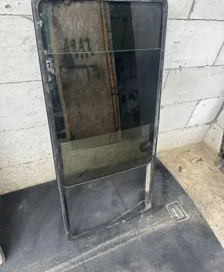 Volkswagen Multivan T4 Rear door window glass