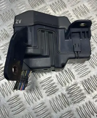 Toyota Avensis T250 Fuse box set 8382P1