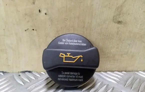 Volkswagen Crafter Oil filler cap 026103485K