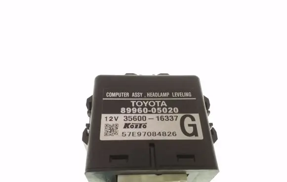 Toyota Avensis T250 Light module LCM 8996005020 3560016337