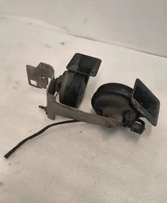 BMW 5 E60 E61 Horn signal 6935709