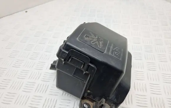 Renault Captur Fuse box set 243809584R 243825499R