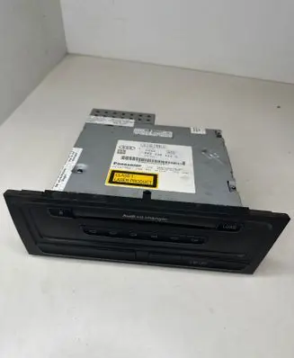 Audi A4 S4 B8 8K CD/DVD changer 8T2035110C