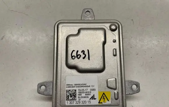 Chrysler Pacifica Headlight ballast module Xenon 1307329320 130732932015