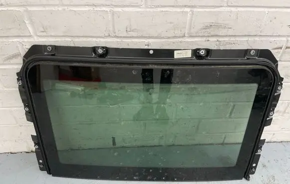 BMW 5 F10 F11 Sunroof glass 7228756