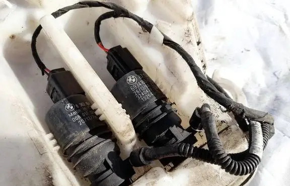 BMW 5 F10 F11 Windscreen/windshield washer pump 67126934160 6934160