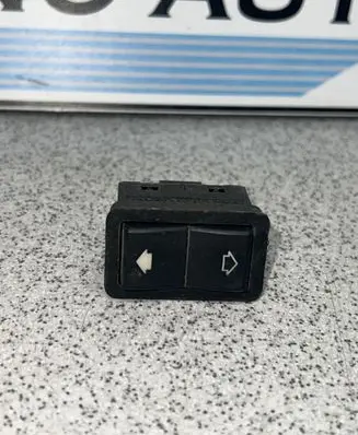 BMW 5 E39 Electric window control switch 8368974