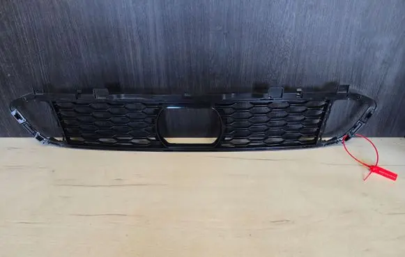 BMW 6 G32 Gran Turismo Front bumper lower grill 8069706