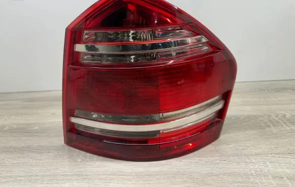 Mercedes-Benz GL X164 Rear/tail lights A1648200664 472002