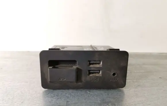 Mazda CX-3 USB control unit D09H669U0