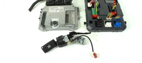 Peugeot 207 Engine control unit/module ECU 0261201863 9666235880