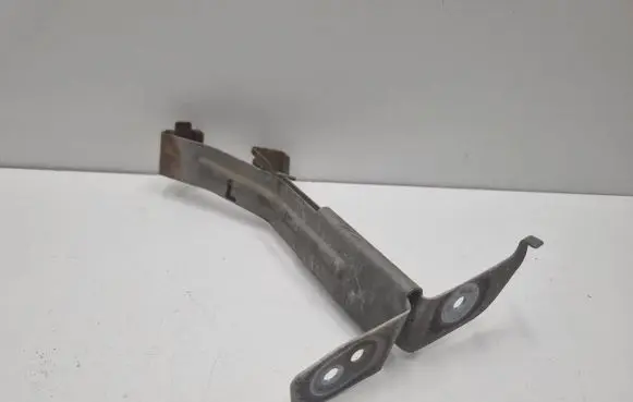 Mercedes-Benz CLS C218 X218 Front bumper mounting bracket A2045241340 2045241340