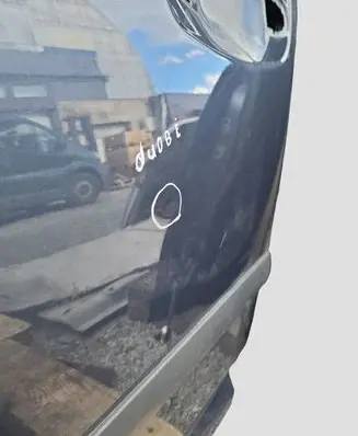 Toyota Avensis T270 Front door