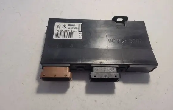 Peugeot 607 Seat control module 9650281980