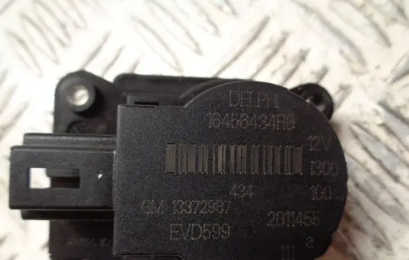 Chevrolet Cruze Air flap motor/actuator 13372987