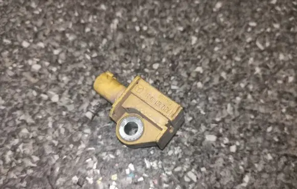 Mercedes-Benz E W212 Airbag deployment crash/impact sensor A2128210351
