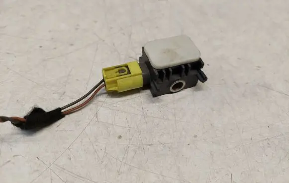 Mercedes-Benz R W251 Airbag deployment crash/impact sensor 0038202826 402378 090206