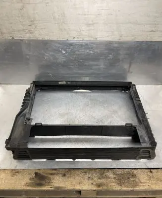 BMW 5 E60 E61 Radiator mount bracket 7791179
