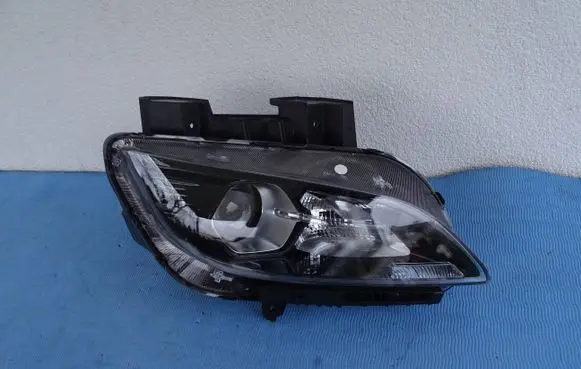 Hyundai Kona I Headlight/headlamp 92102J9500
