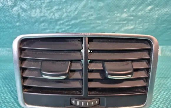 Rear air vent grill