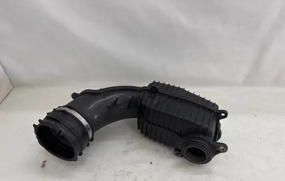 Volvo S60 Air intake duct part 31319692 PA6GF30