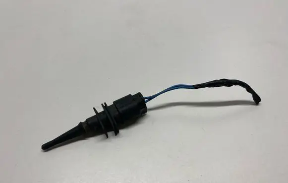 BMW X3 E83 Exhaust gas temperature sensor 17185551