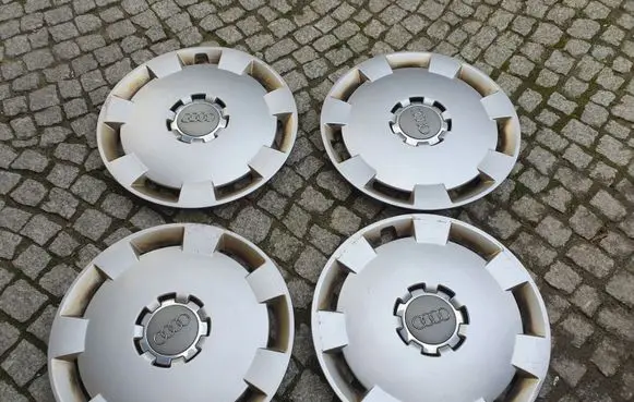 Audi A3 S3 8P R16 wheel hub/cap/trim 