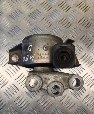 Alfa Romeo Mito Engine mount bracket 50508653 2503103