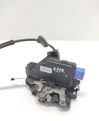Volkswagen Caddy Front door lock 3D2837016S