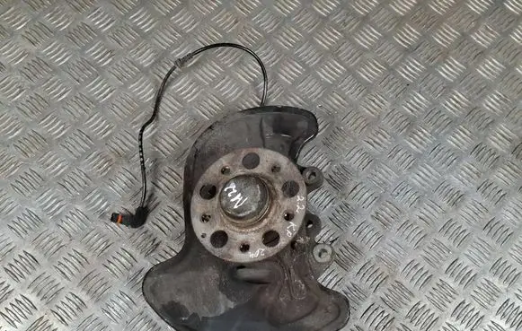 Mercedes-Benz C AMG W204 Front wheel hub